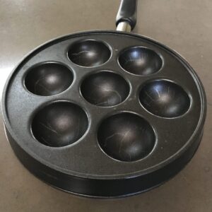 Aebleskivers skillet