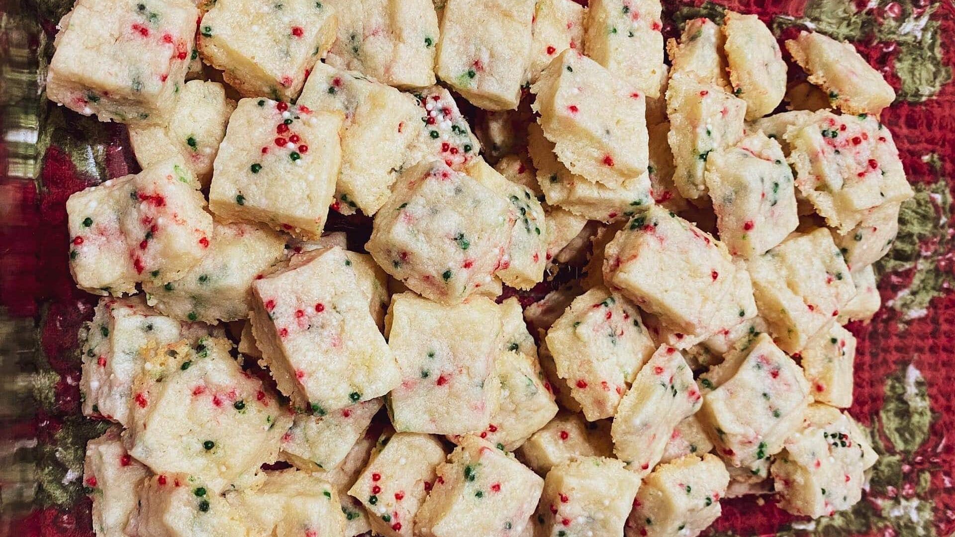 Christmas Shortbread Bites from MaMere's Guest House