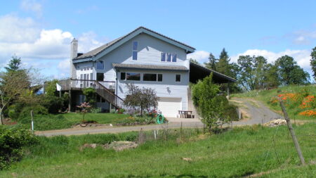 Yamhill Vineyards Bed and Breakfast exterior