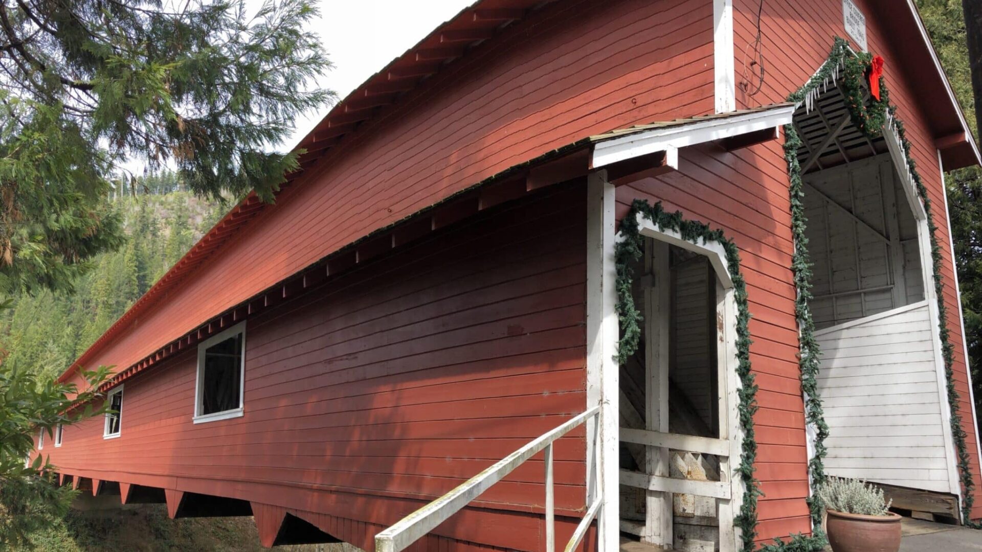 Office Covered bridge on the West Cascades Scenic Byway