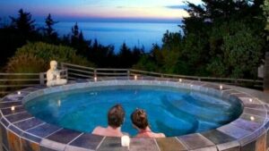 The outdoor spa, overlooking the Pacific Ocean at WildSpring Guest Habitat